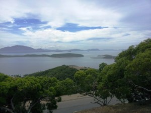 There are more than 100 small islands scattered throughout the largest lagoon in the world.