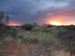 2 There was a thunderstorm in the middle of the sunset with spectacular flashes of lightning.