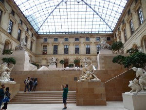 The natural lighting added so much to the exhibition of the displays.