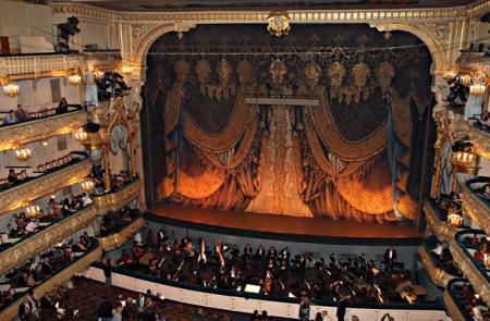 The stage was pure elegance and the orchestra outstanding.