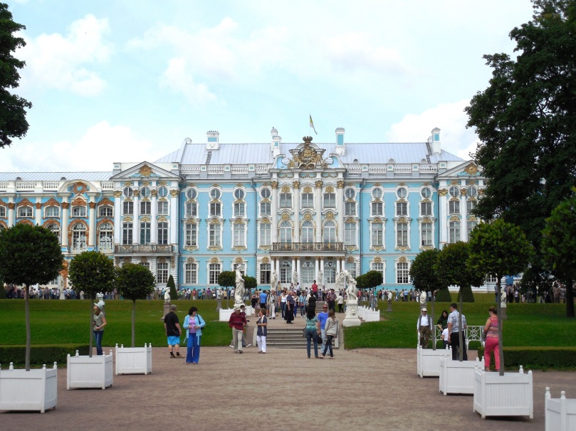 The entrance to Peterhof.