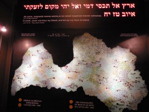A map of Latvia showing the sites of mass graves from the Holocaust.
