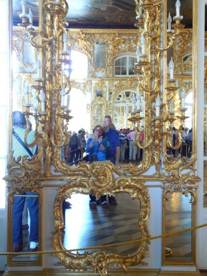 Weird people taking selfies in mirror at Peterhof.