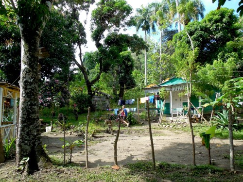 The house next door. When asked about the barbedwire fences everywhere, Eddy explained that it was just the Dominican way of setting boundaries.